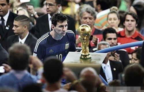 马竞本轮联赛大名单：格列兹曼、阿尔瓦雷斯在列