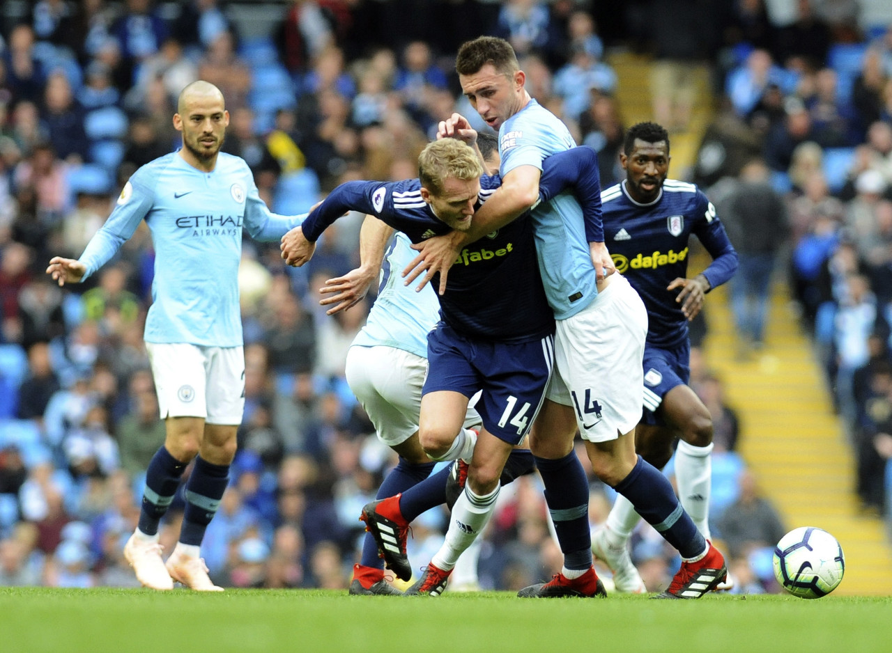 欧冠精彩进球回顾：梅西助攻集锦,