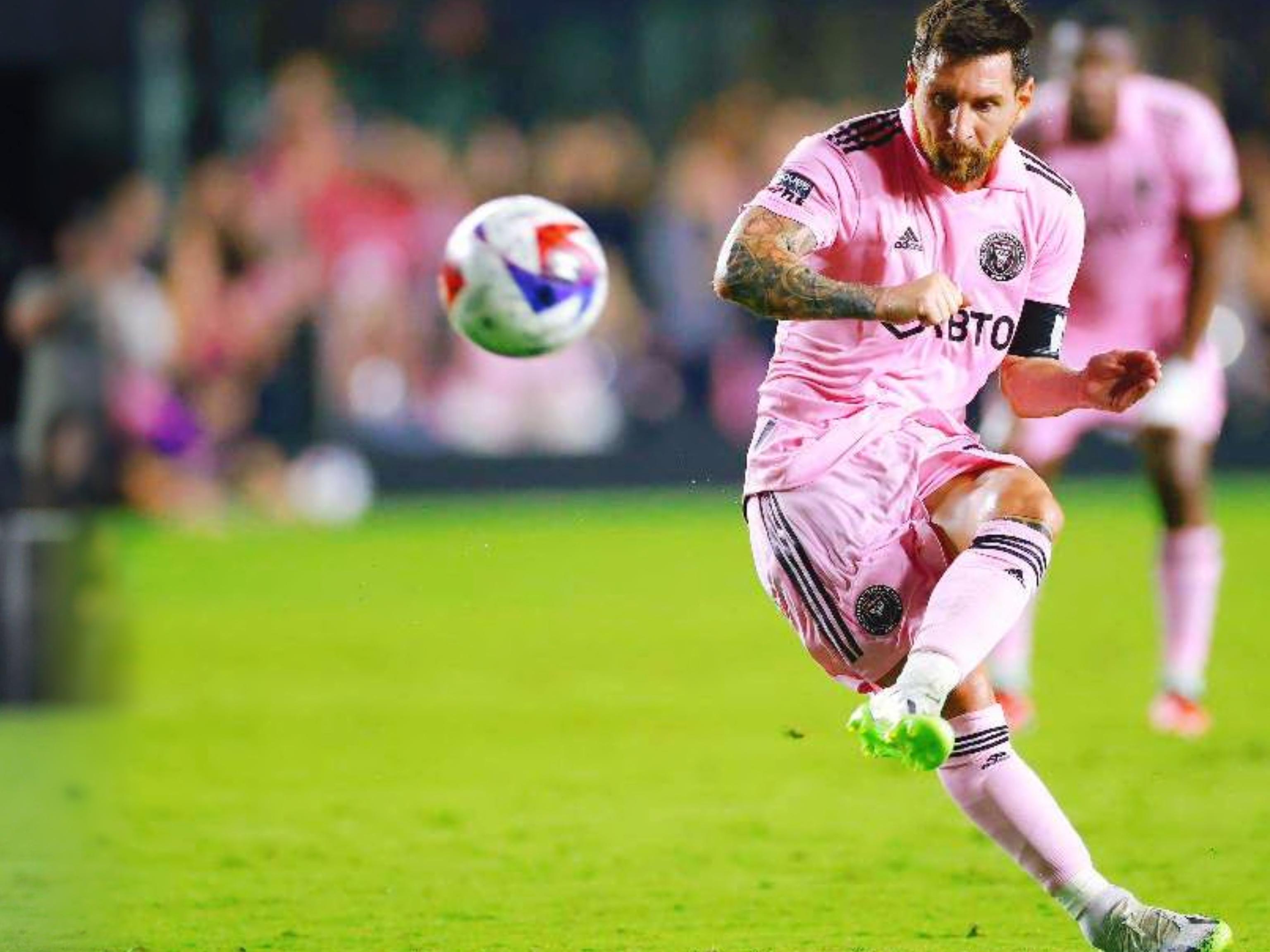 今晚能否进球？塞鸟发布亚冠主场对阵麦克阿瑟个人海报